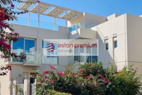 4 غرف نوم فيلا  رقم 133100 3