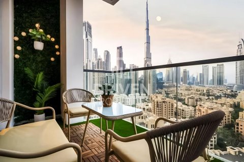 Квартира с 2 спальнями в Bellevue Towers, ОАЭ №137807