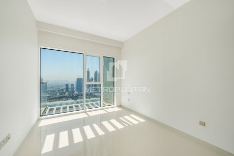 Квартира с 3 спальнями в EMAAR Beachfront, ОАЭ №78252 4