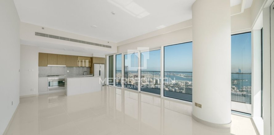 Квартира с 3 спальнями в EMAAR Beachfront, ОАЭ №78252