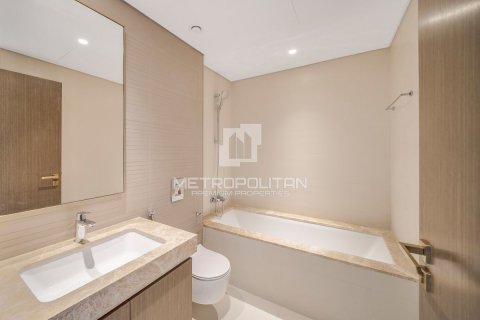 Квартира с 3 спальнями в EMAAR Beachfront, ОАЭ №78252 14