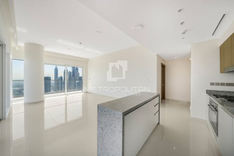 Квартира с 3 спальнями в EMAAR Beachfront, ОАЭ №78252 2