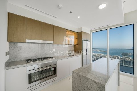 Квартира с 3 спальнями в EMAAR Beachfront, ОАЭ №78252 22