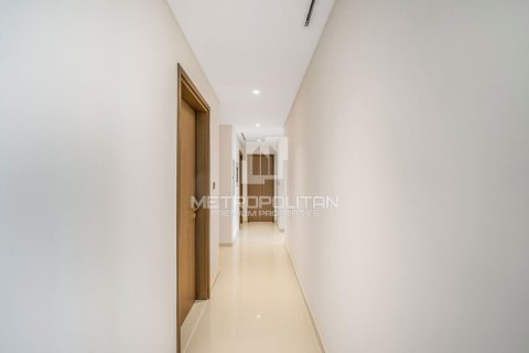 Квартира с 3 спальнями в EMAAR Beachfront, ОАЭ №78252 23