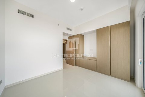 Квартира с 3 спальнями в EMAAR Beachfront, ОАЭ №78252 16