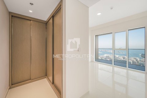 Квартира с 3 спальнями в EMAAR Beachfront, ОАЭ №78252 13