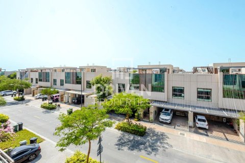 Villa de 4 dormitorios en Meydan, UAE No. 190378 25