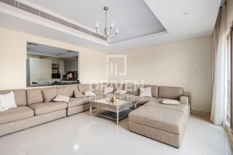 Villa de 4 dormitorios en Meydan, UAE No. 190378 3