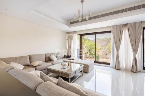 Villa de 4 dormitorios en Meydan, UAE No. 190378