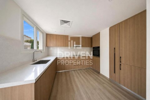 2 bedrooms Villa in Springs 12, UAE No. 192128 6