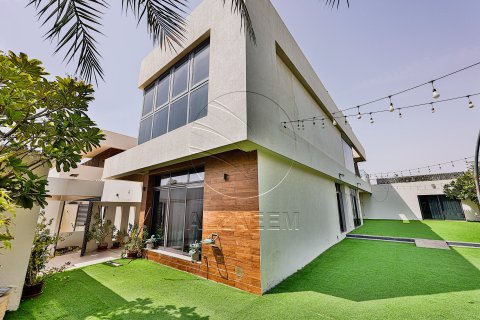 5 bedrooms Villa No. 127876 2