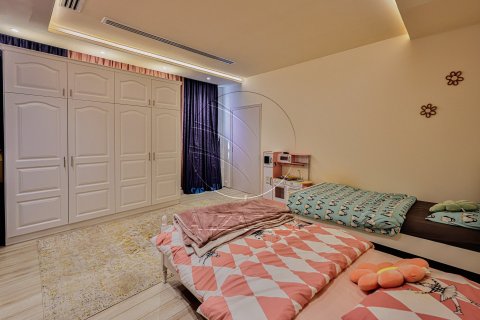 5 bedrooms Villa No. 127876 15