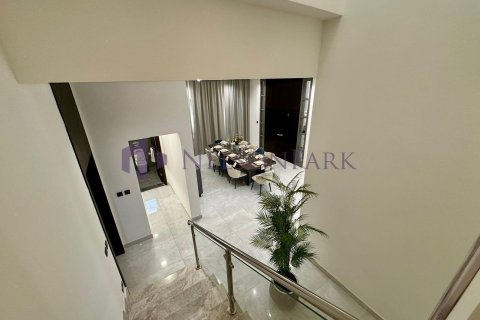 5 bedrooms Villa in Doha, Qatar No. 58446 12