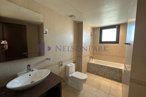 3 bedrooms Apartment in Doha, Qatar No. 58447 10