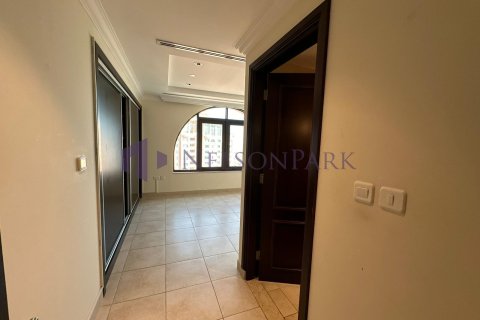 3 bedrooms Apartment in Doha, Qatar No. 58447 6