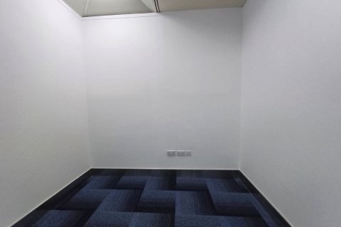 331مربع، مكتب في Hamdan Street, الإمارات العربية المتحدة رقم 79141 8