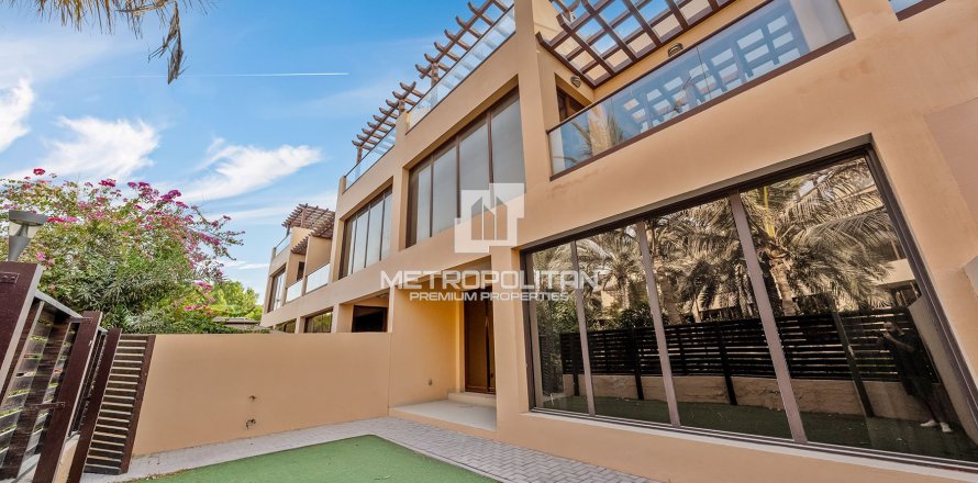 Townhouse de 4 dormitorios No. 128783