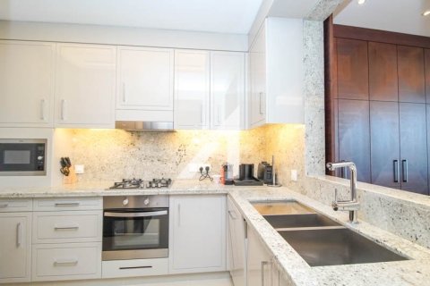 Квартира с 2 спальнями в Даунтаун Дубай (Даунтаун Бурдж Дубай), ОАЭ №151043 15