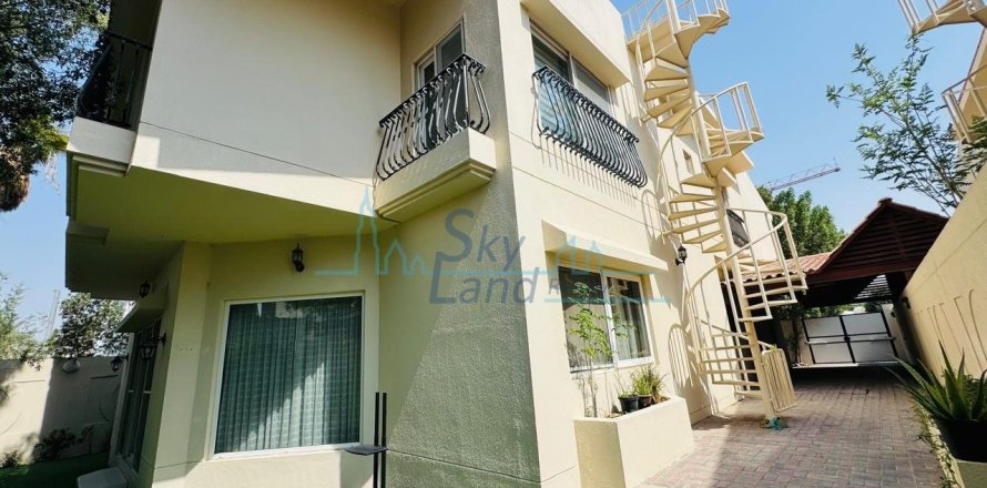 4 bedrooms Villa in Umm Suqeim, UAE No. 139923