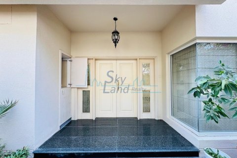 4 bedrooms Villa in Umm Suqeim, UAE No. 139923 15
