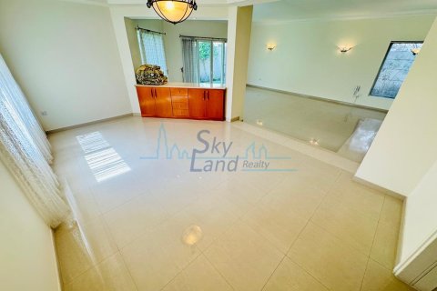 4 bedrooms Villa in Umm Suqeim, UAE No. 139923 9