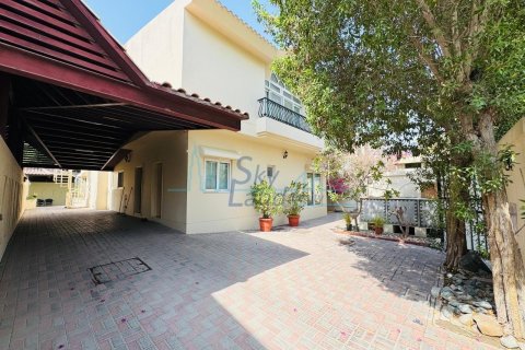 4 bedrooms Villa in Umm Suqeim, UAE No. 139923 4