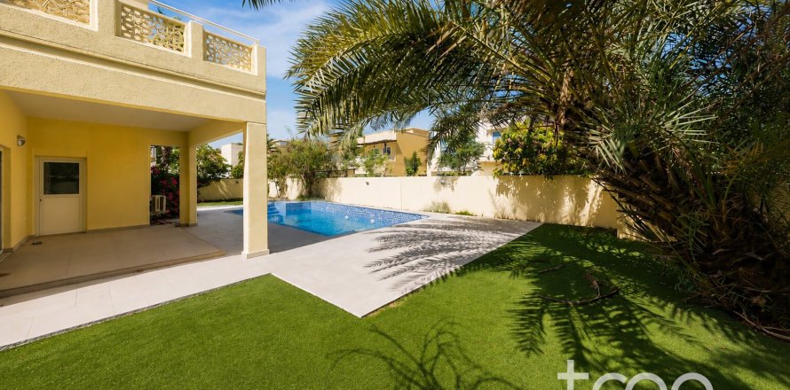 Villa de 4 chambres à Meadows, UAE No. 199161