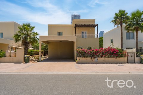 Villa de 4 chambres à Meadows 1, UAE No. 199156 3