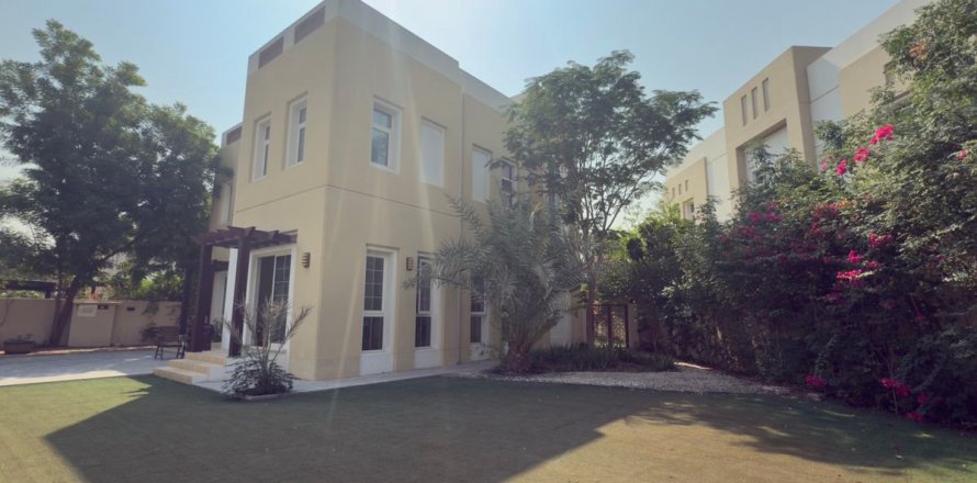 3 bedrooms Villa  No. 119478