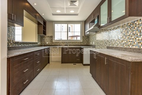 Villa de 3 dormitorios en Dubai, UAE No. 119478 6