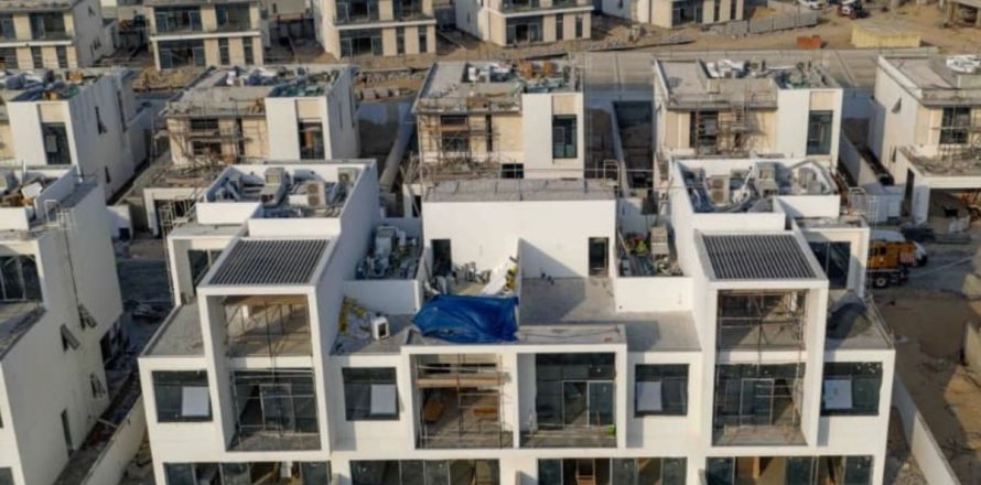 4 bedrooms Townhouse in Dubai, UAE No. 142432