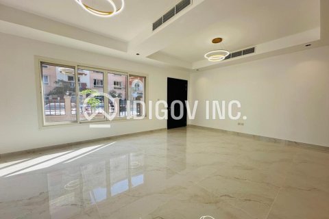 5 bedrooms Villa in District 10, UAE No. 86048 6