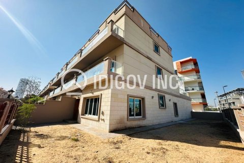 5 bedrooms Villa in District 10, UAE No. 86048 13