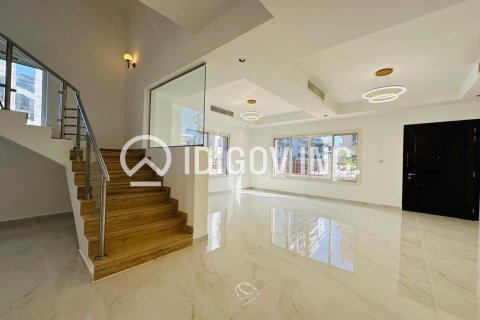 5 bedrooms Villa in District 10, UAE No. 86048 3