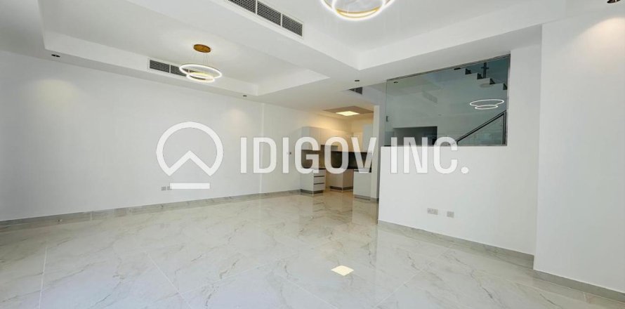 5 bedrooms Villa in District 10, UAE No. 86048