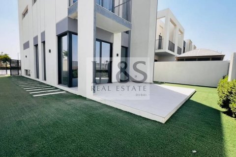 Townhouse de 4 dormitorios  No. 113356 2