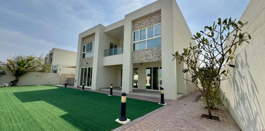 4 bedrooms Villa in Ras Al Khaimah, UAE No. 183916