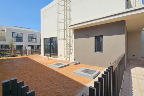 3 bedrooms Townhouse in Ras Al Khaimah, UAE No. 183919 9