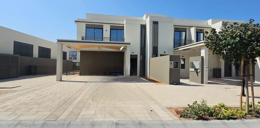 3 bedrooms Townhouse in Ras Al Khaimah, UAE No. 183919