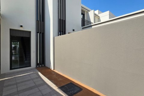 3 bedrooms Townhouse in Ras Al Khaimah, UAE No. 183919 8