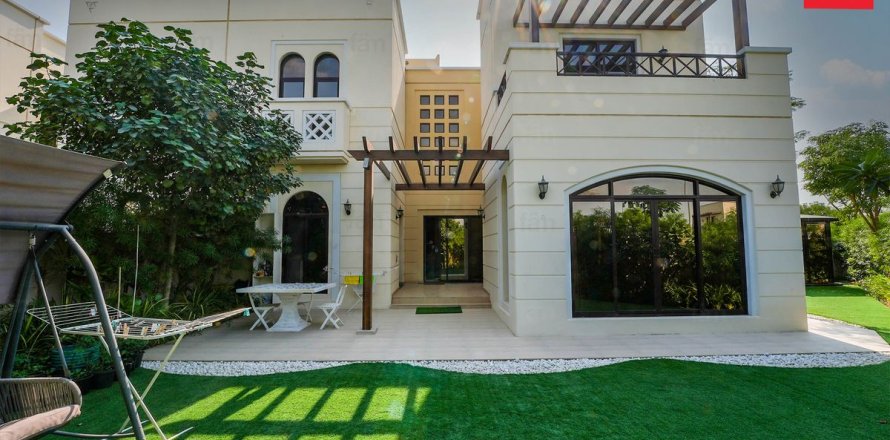 Вилла с 4 спальнями  №131296