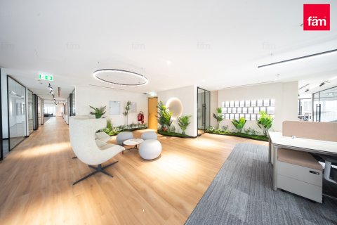 800m² Office in Dubai, UAE No. 143543 3