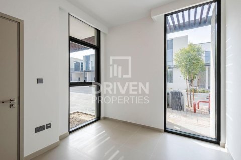 4 bedrooms Townhouse in Joy, UAE No. 191245 9