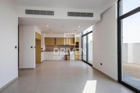 4 bedrooms Townhouse in Joy, UAE No. 191245 3