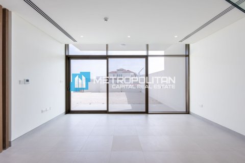 3 bedrooms Townhouse in Abu Dhabi, UAE No. 144189 3