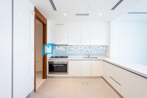 3 bedrooms Townhouse in Abu Dhabi, UAE No. 144189 12