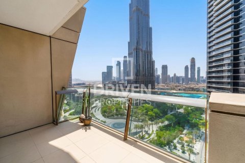 Квартира с 3 спальнями в Burj Vista, ОАЭ №192315