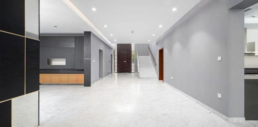 Вилла с 4 спальнями в Дубай, ОАЭ №125296