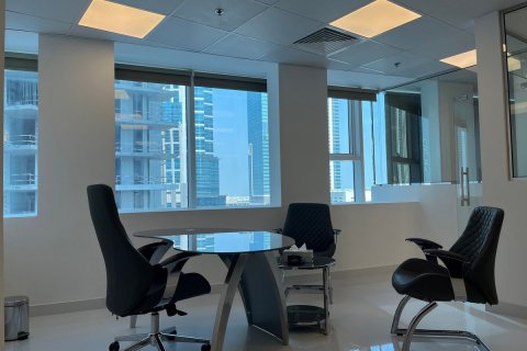 62m² Office in Al Manara Tower, UAE No. 79821 3