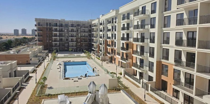 Apartment de 2 dormitorios en Town Square, UAE No. 166628